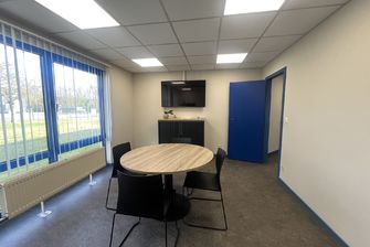 Industrieel gebouw te huur in Opglabbeek