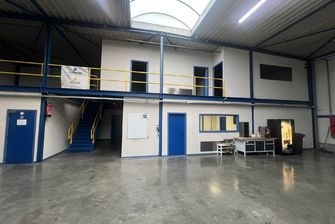 Industrieel gebouw te huur in Opglabbeek