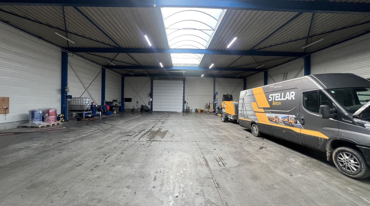 Industrieel gebouw te huur in Opglabbeek