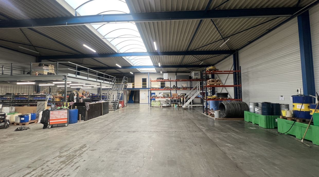 Industrieel gebouw te huur in Opglabbeek