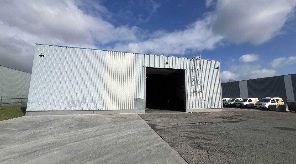 Industrieel gebouw te huur in Opglabbeek