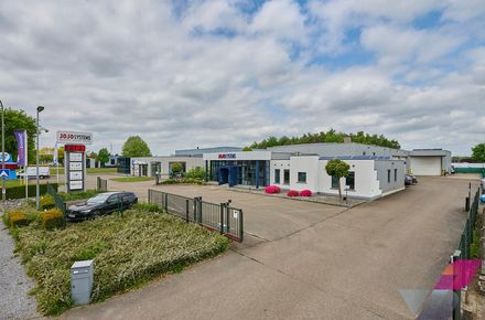 Industrieel gebouw te huur in Opglabbeek
