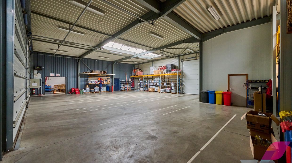 Industrieel gebouw te huur in Opglabbeek