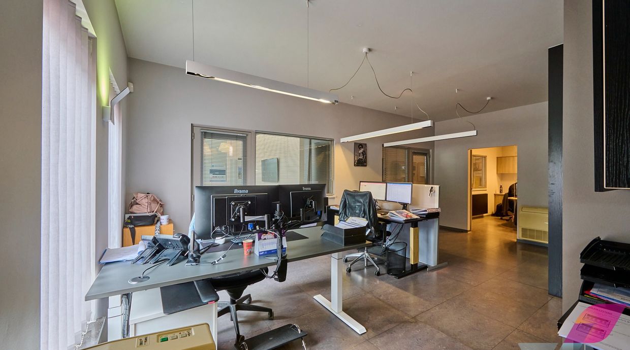 Industrieel gebouw te huur in Opglabbeek