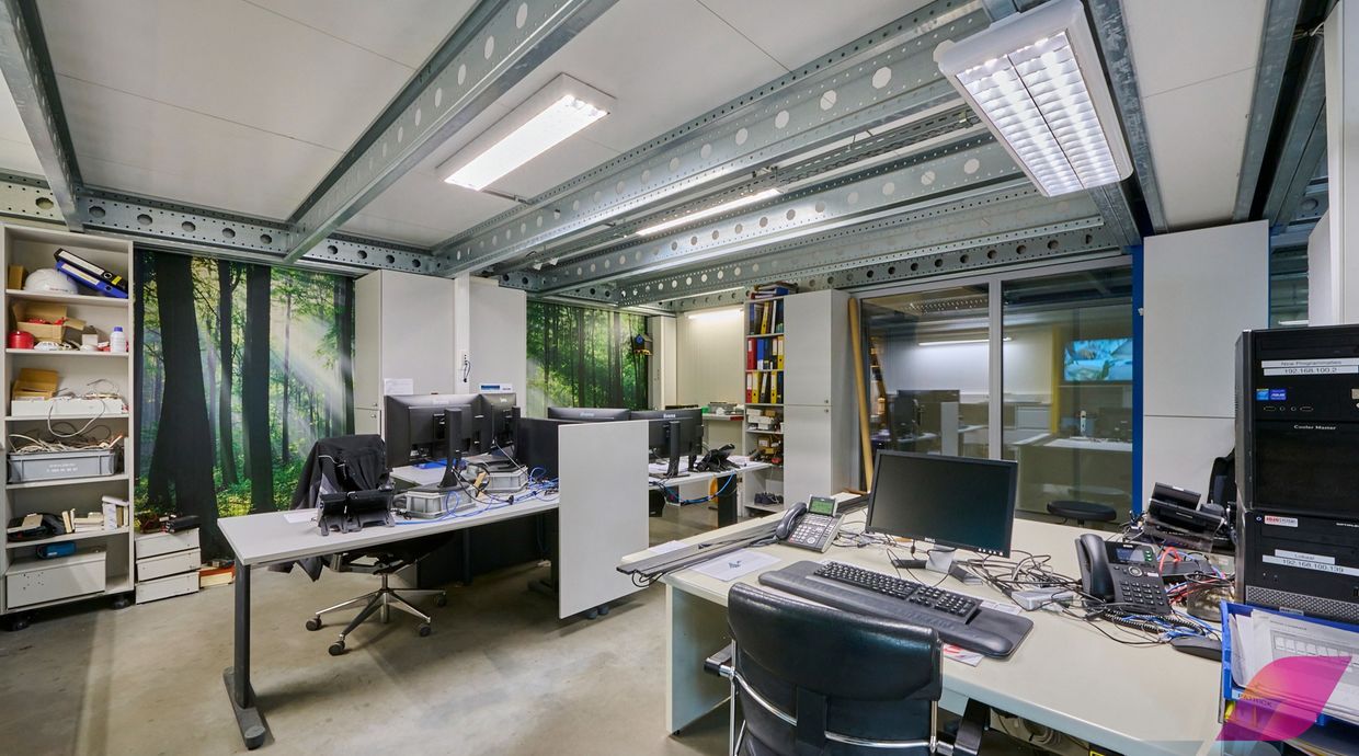 Industrieel gebouw te huur in Opglabbeek