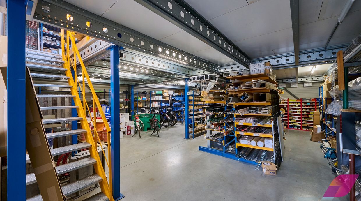 Industrieel gebouw te huur in Opglabbeek