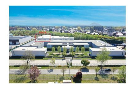 Industrieel gebouw te huur in Opglabbeek