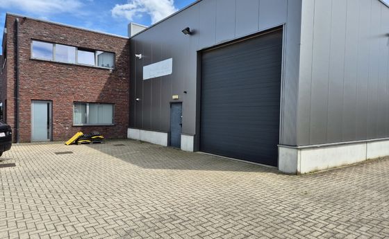 Industrieel gebouw te huur in Oudsbergen