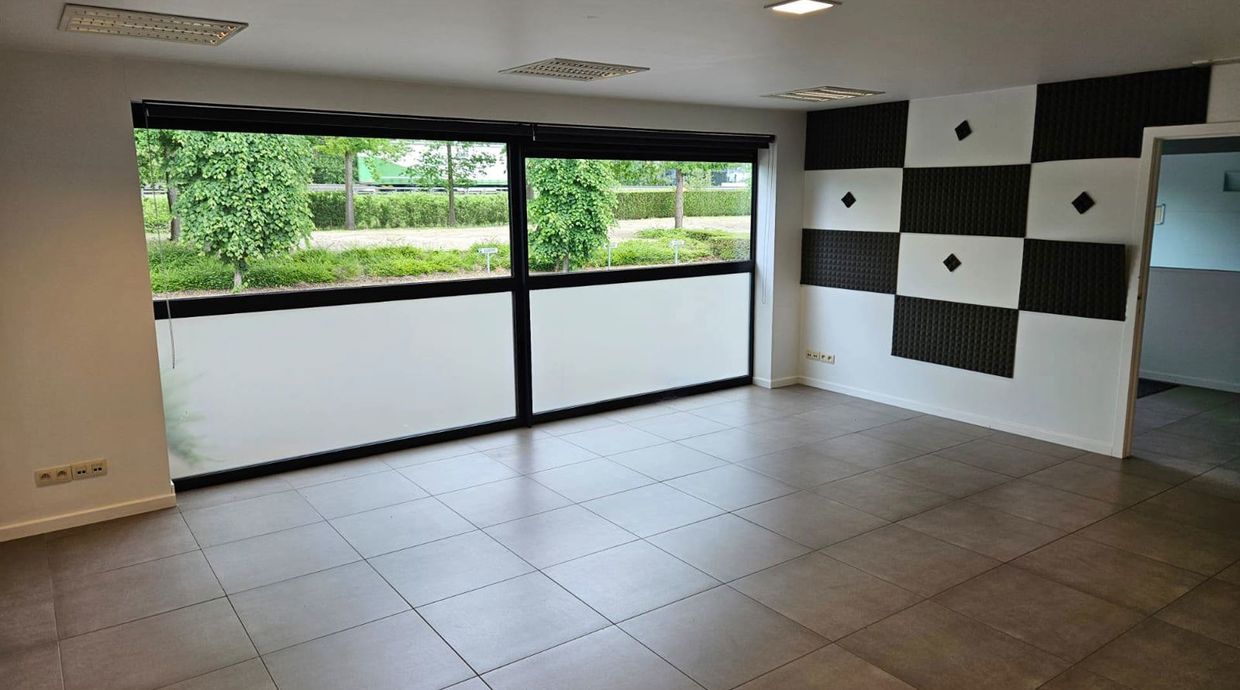 Industrieel gebouw te huur in Tessenderlo