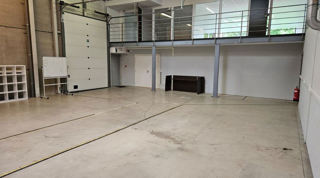 Industrieel gebouw te huur in Tessenderlo