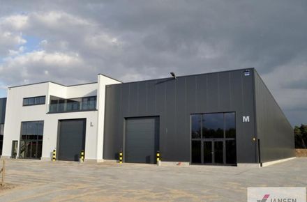 Industrieel gebouw te koop in Bilzen