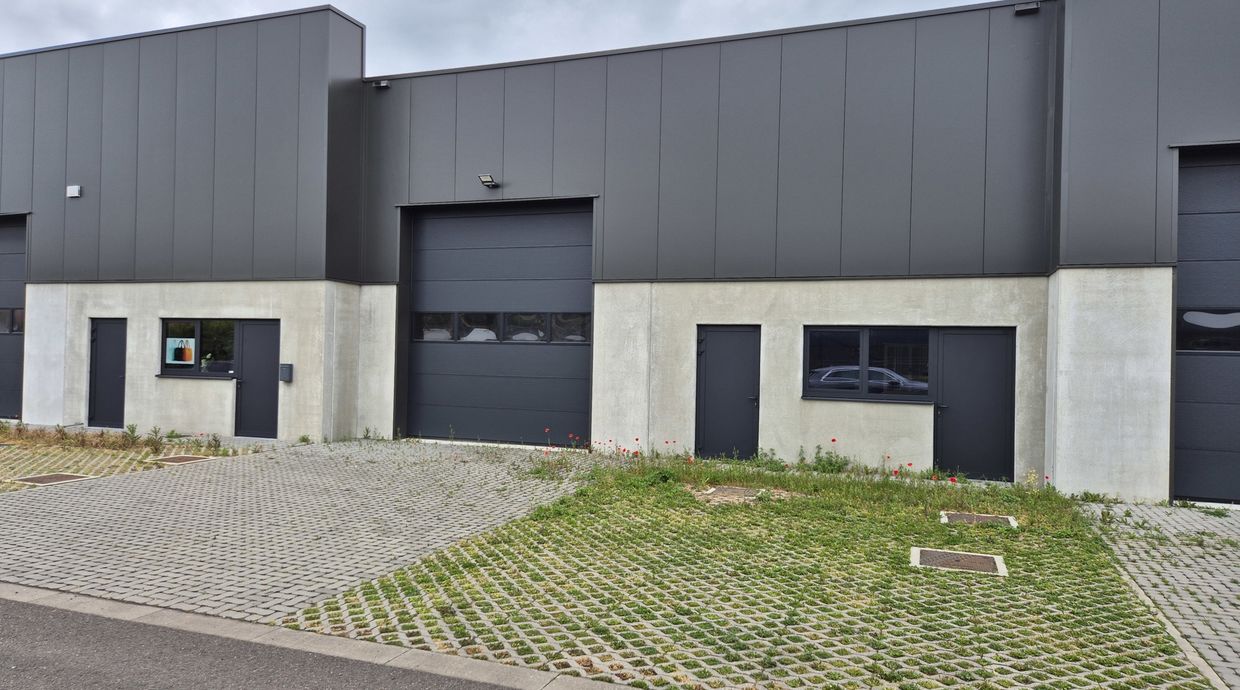 Industrieel gebouw te koop in Bree