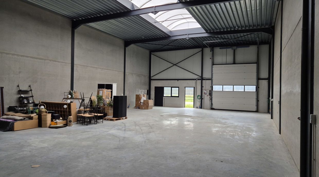Industrieel gebouw te koop in Bree