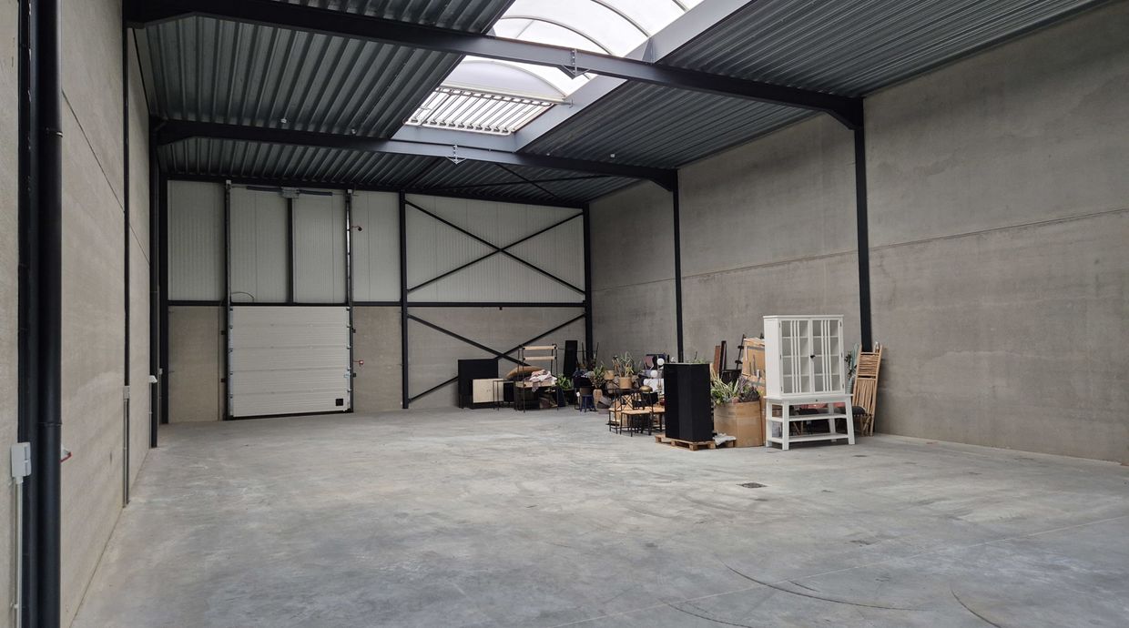 Industrieel gebouw te koop in Bree