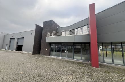 Industrieel gebouw te koop in Genk