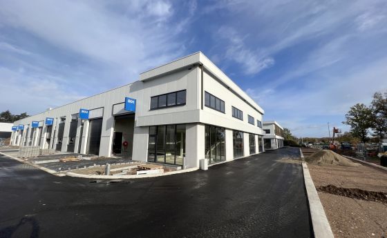 Industrieel gebouw te koop in Genk