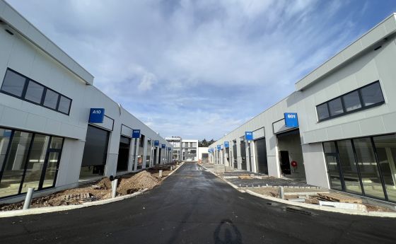 Industrieel gebouw te koop in Genk