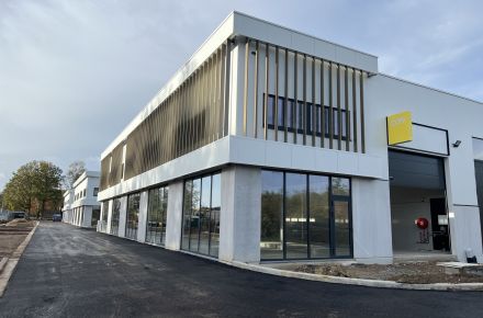 Industrieel gebouw te koop in Genk