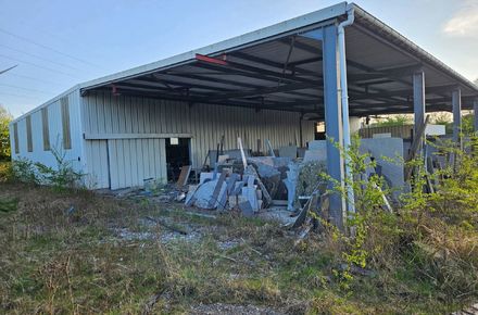 Industrieel gebouw te koop in Genk