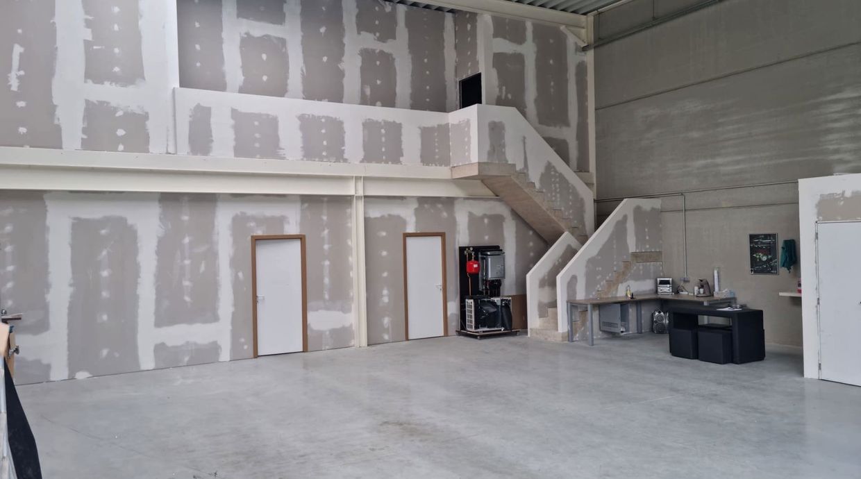 Industrieel gebouw te koop in Genk