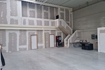 Industrieel gebouw te koop in Genk