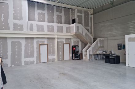 Industrieel gebouw te koop in Genk