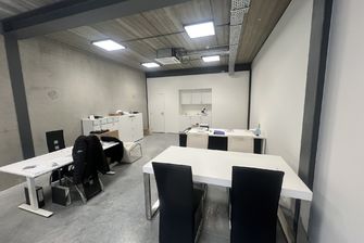 Industrieel gebouw te koop in Genk