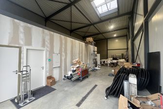 Industrieel gebouw te koop in Genk