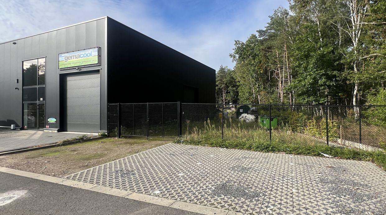 Industrieel gebouw te koop in Genk
