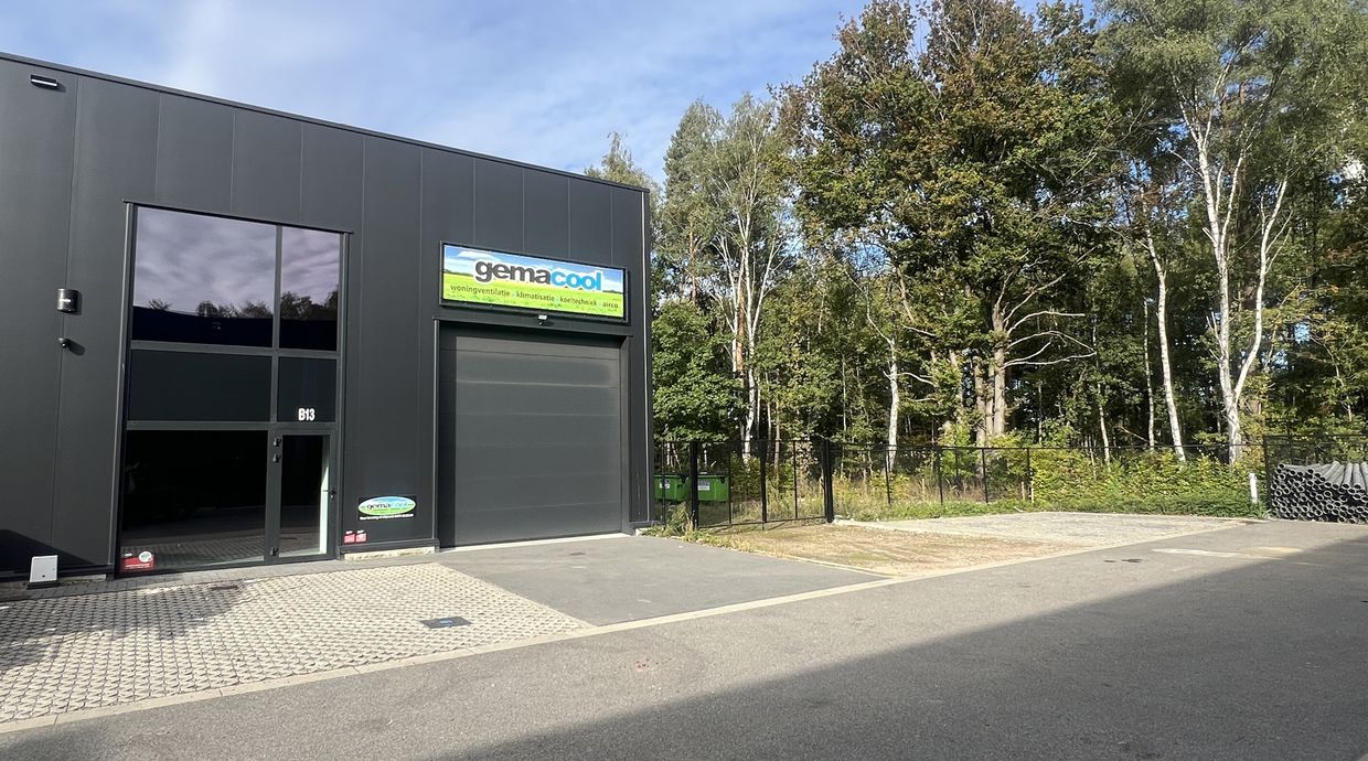 Industrieel gebouw te koop in Genk