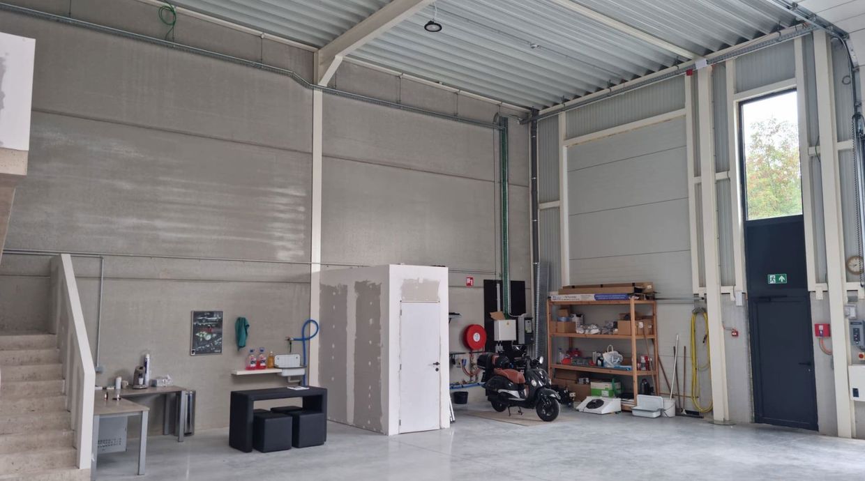 Industrieel gebouw te koop in Genk