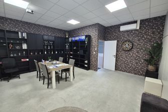 Industrieel gebouw te koop in Genk