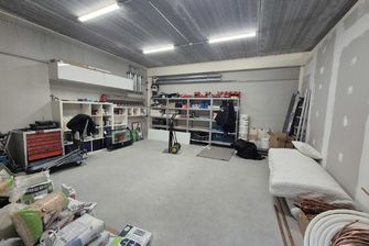 Industrieel gebouw te koop in Genk