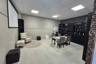 Industrieel gebouw te koop in Genk