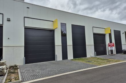 Industrieel gebouw te koop in Genk
