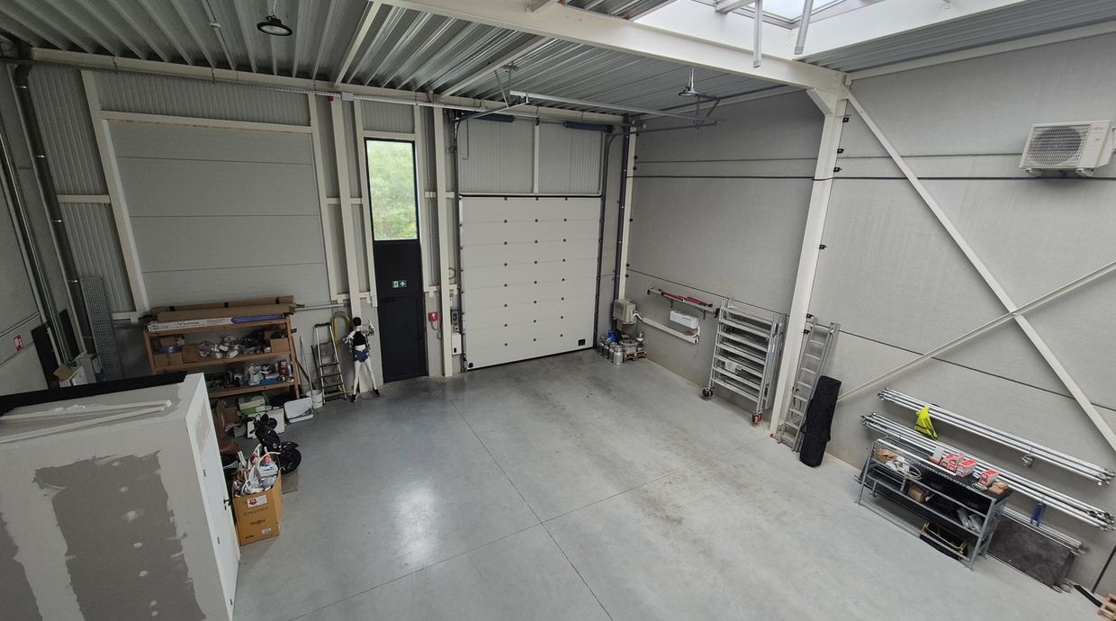 Industrieel gebouw te koop in Genk