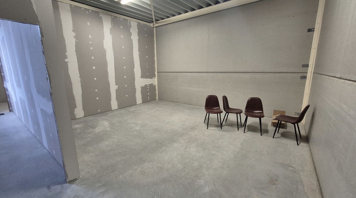 Industrieel gebouw te koop in Genk