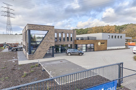 Industrieel gebouw te koop in Genk