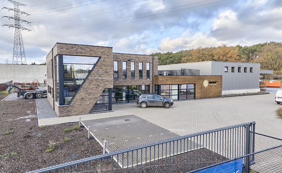 Industrieel gebouw te koop in Genk