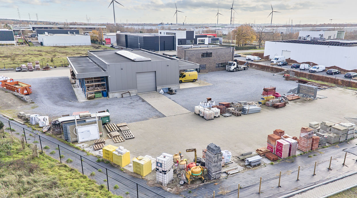 Industrieel gebouw te koop in Genk
