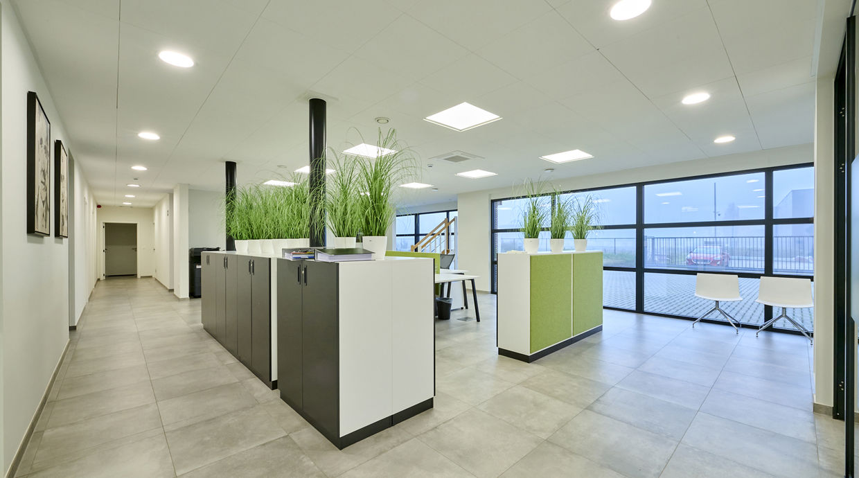 Industrieel gebouw te koop in Genk