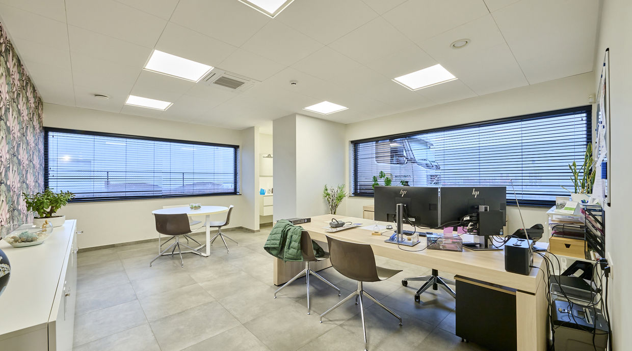 Industrieel gebouw te koop in Genk