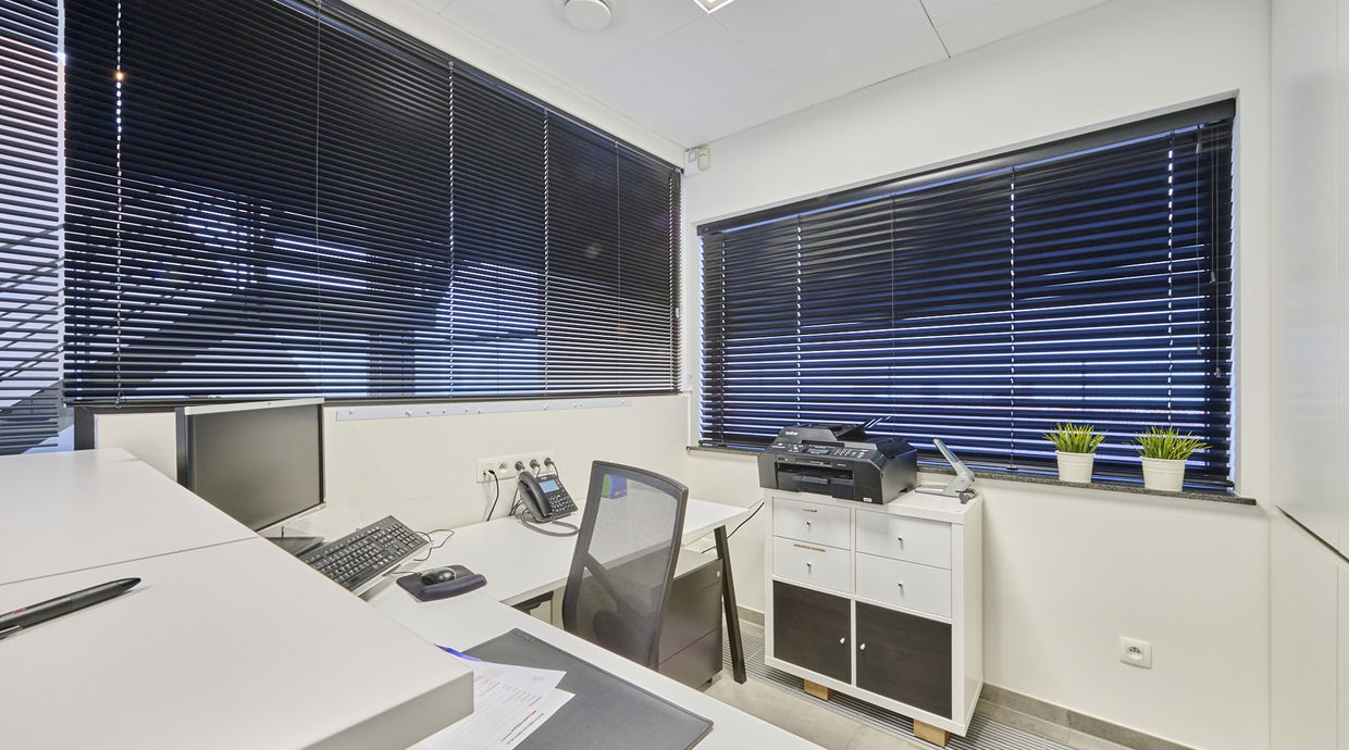 Industrieel gebouw te koop in Genk