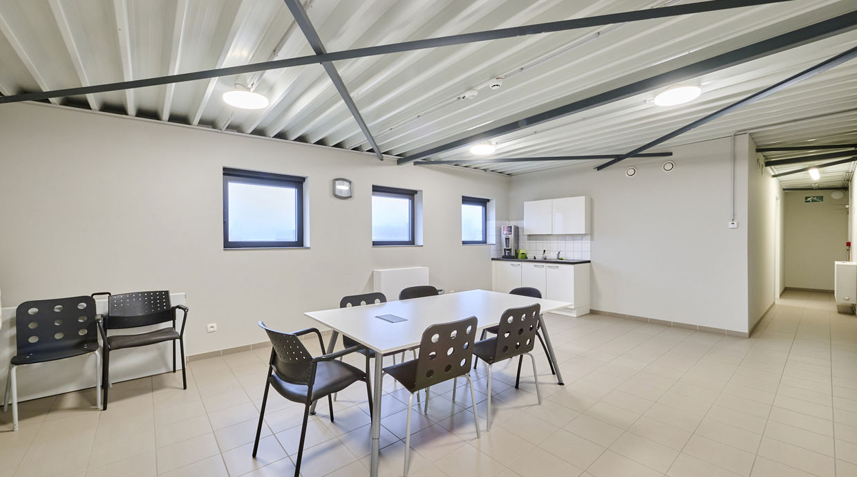 Industrieel gebouw te koop in Genk