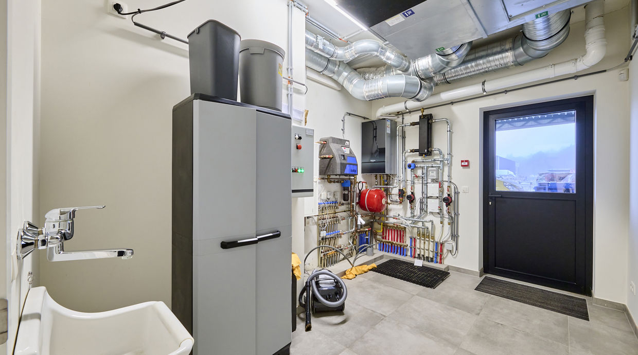 Industrieel gebouw te koop in Genk