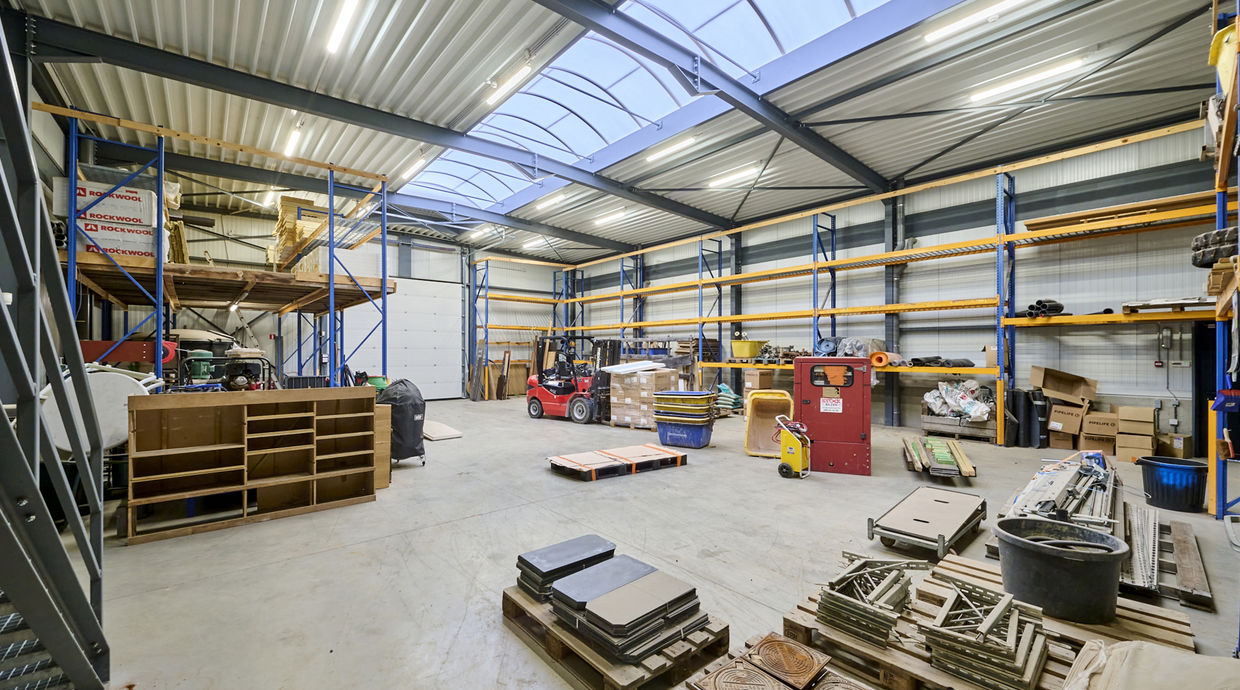 Industrieel gebouw te koop in Genk