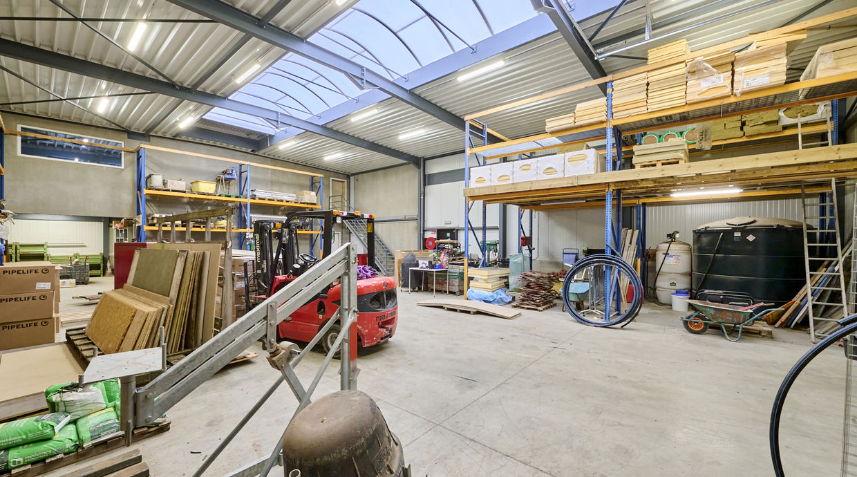 Industrieel gebouw te koop in Genk