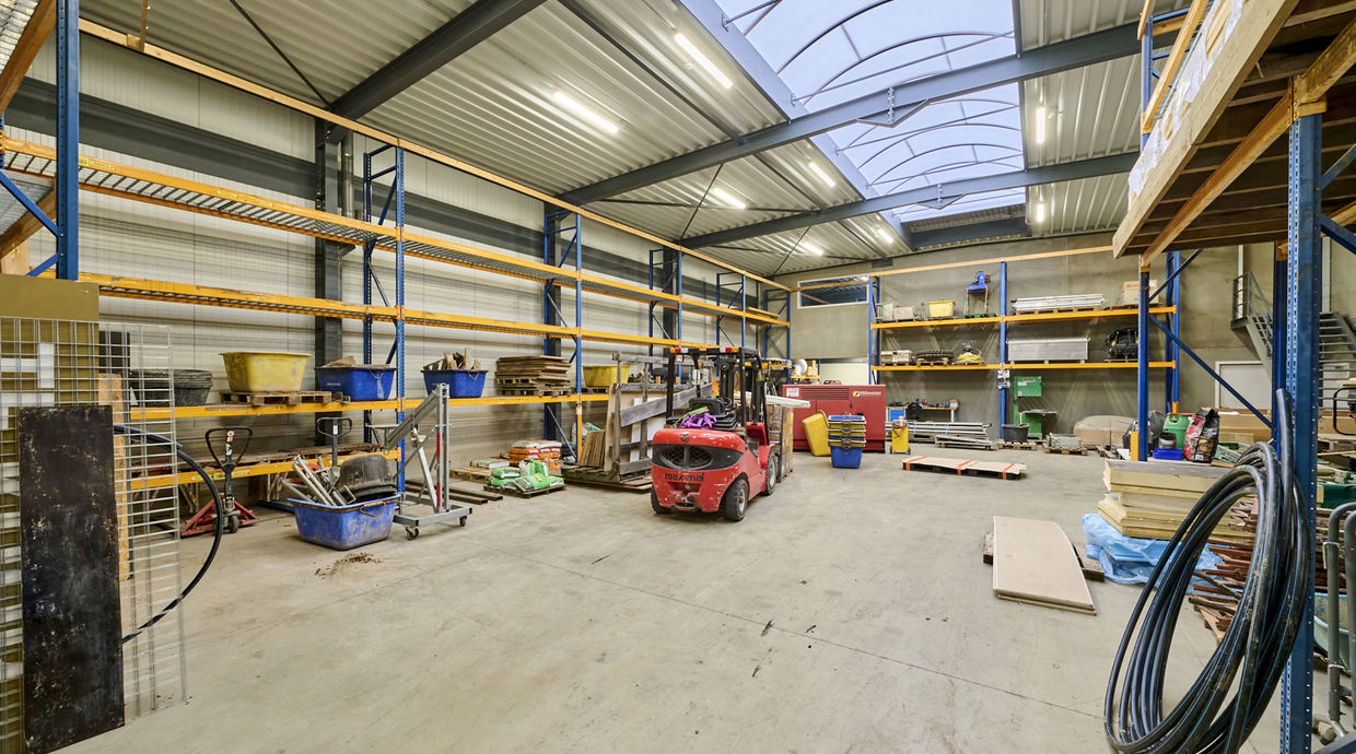 Industrieel gebouw te koop in Genk