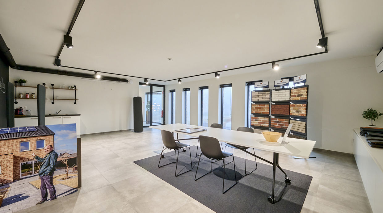 Industrieel gebouw te koop in Genk