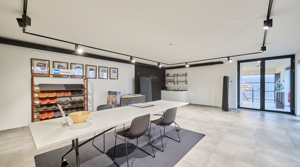 Industrieel gebouw te koop in Genk